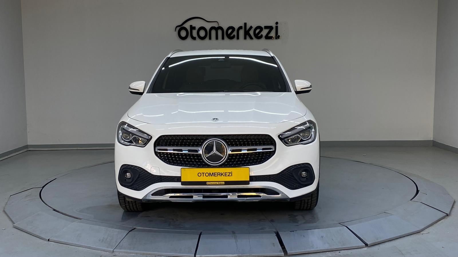 MERCEDES GLA 4